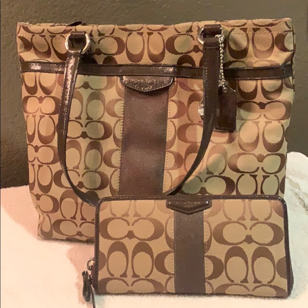 Coach purse and wallet